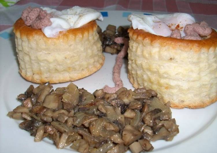 Volován de huevo con paté y setas