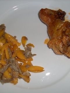 Una foto de Calderete de pollo con setas y melocotón