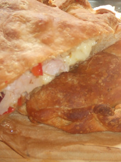 Una foto de Calzone de jamones y queso