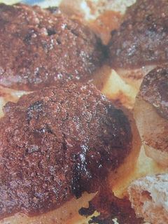 Una foto de Melocotones con relleno de chocolate y amaretti