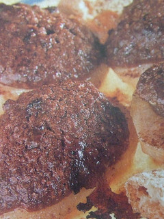 Una foto de Melocotones con relleno de chocolate y amaretti