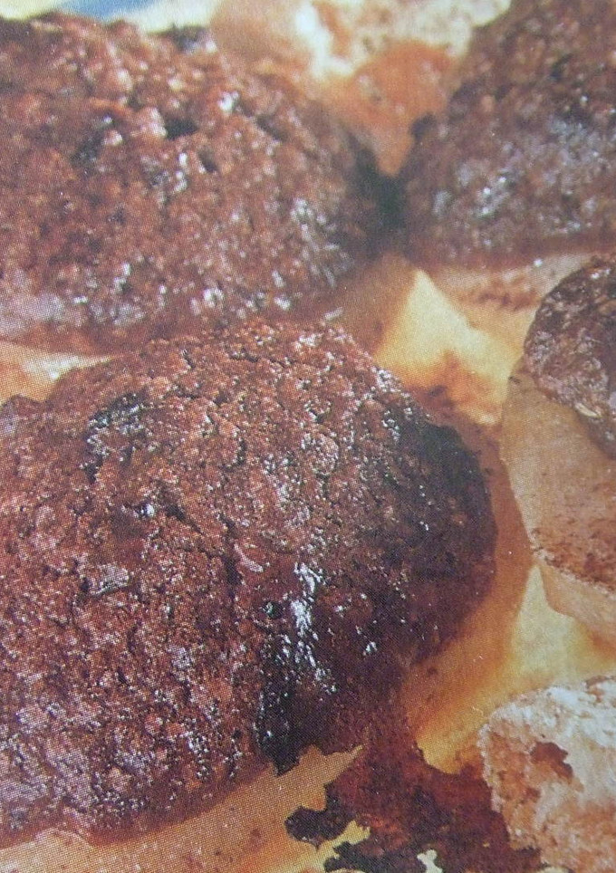 Una foto de Melocotones con relleno de chocolate y amaretti