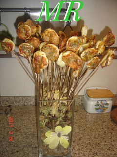 Una foto de Piruletas de pizzas hojaldradas