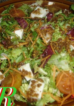 Una foto de Ensalada con vinagreta de kikos