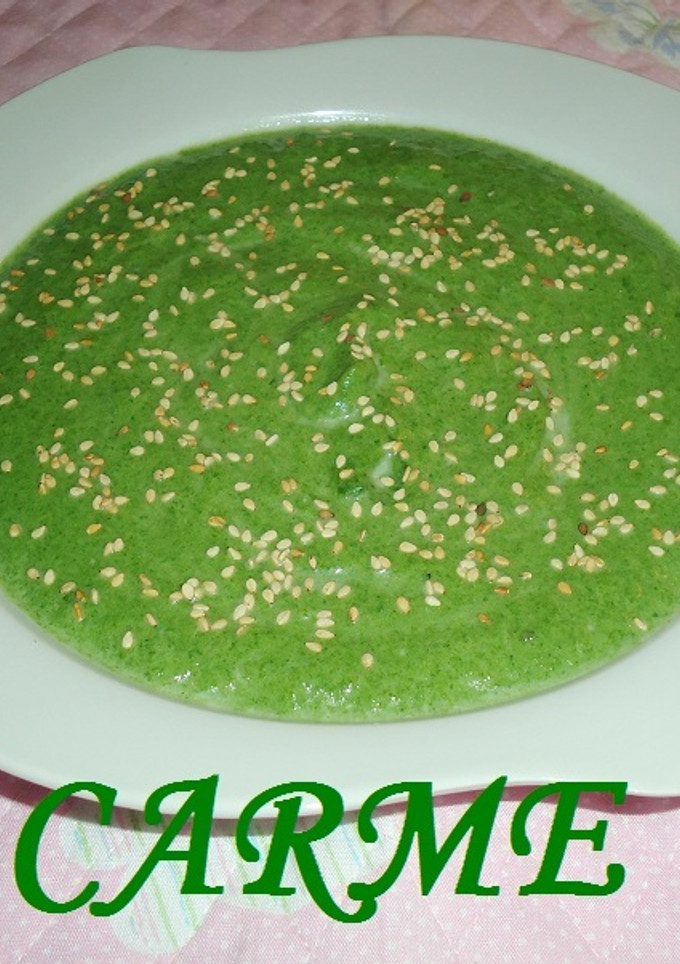 Una foto de Crema de puerros y espinacas