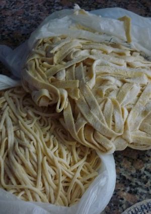 Una foto de Tallarines caseros al huevo