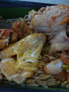 Una foto de Tallarines caseros con pollo