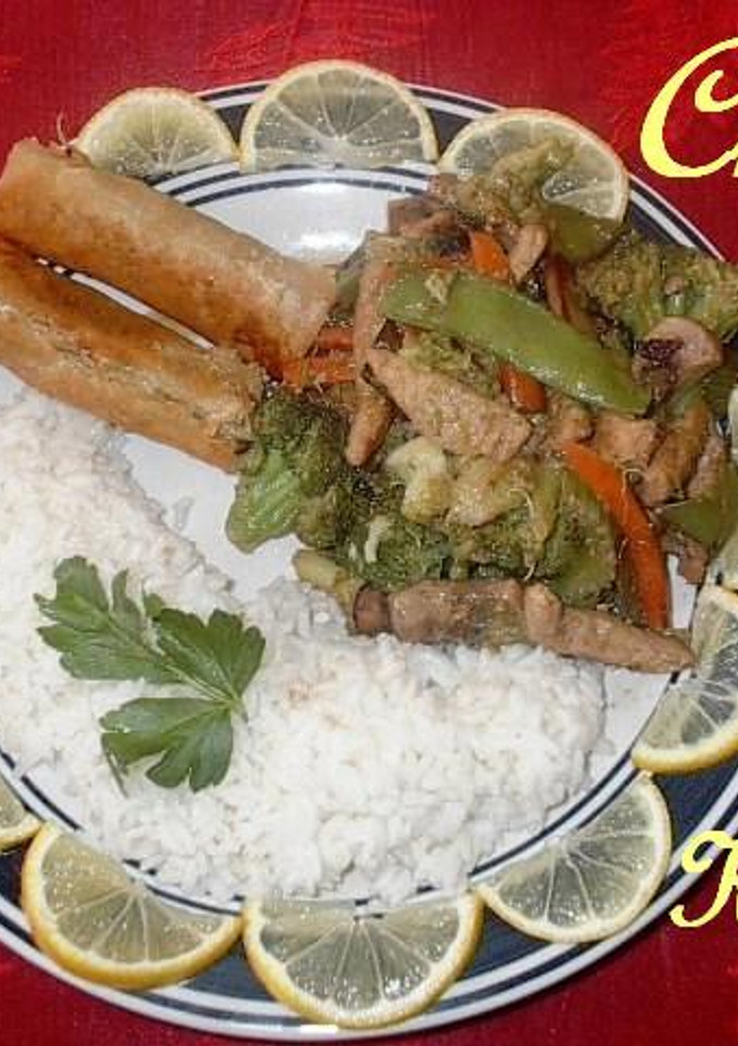 Una foto de Tofu pollo salteado a la lima oriental