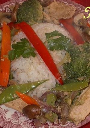 Una foto de Pechugas de gallina salteadas a la lima coreanas