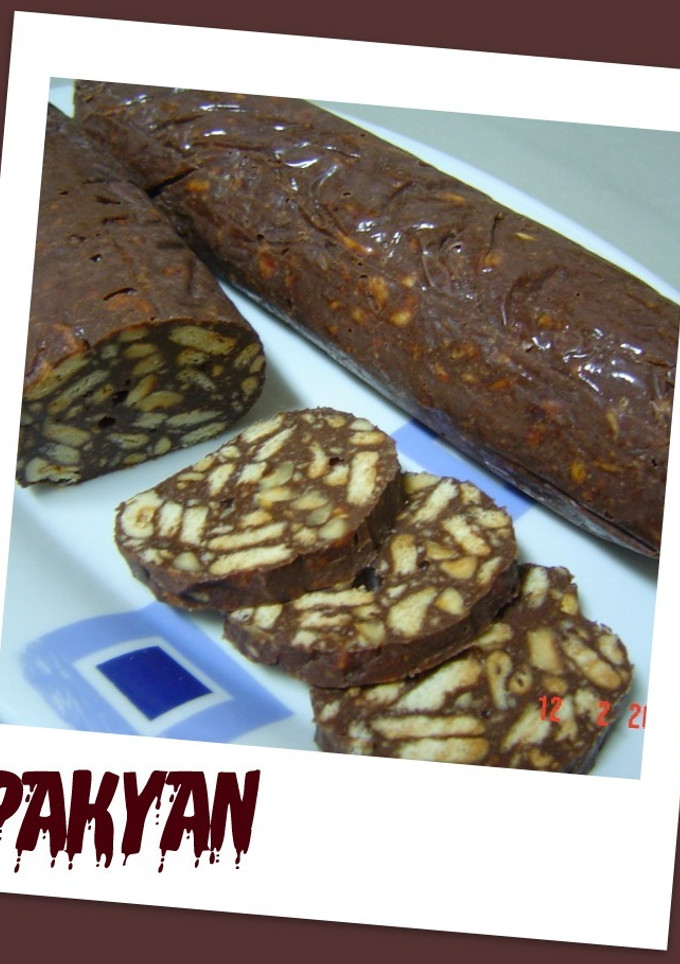 Una foto de Salchichón de chocolate con avellanas