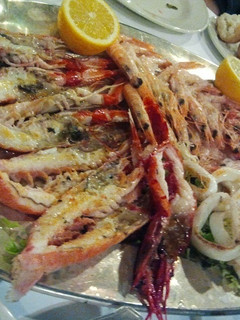 Una foto de Parrillada de pescado y marisco