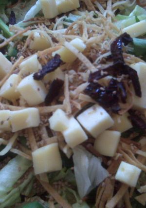 Una foto de Ensalada de espinacas a la mexicana