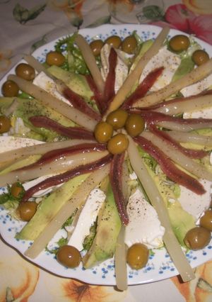 Una foto de Ensalada verde de escarola y mucho masssss