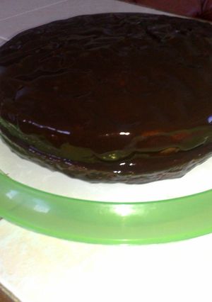 Una foto de Torta blanca con relleno de fresa