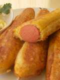 Banderillas de salchicha mexicana
