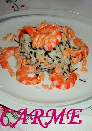 Una foto de Tartar de arroz salvaje y langostinos