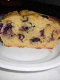 Pan de maíz y moras azules