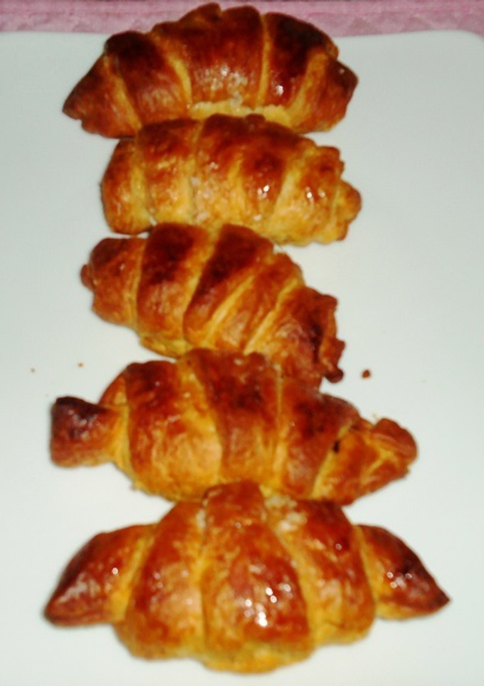 Una foto de Croasanes rellenos de chocolate