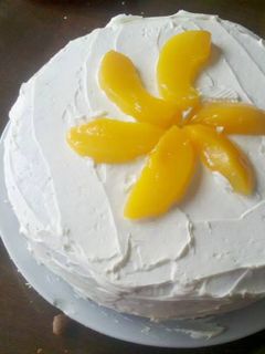 Una foto de Torta con durazno y dulce de leche diet