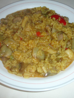 Una foto de Arroz meloso de la huerta y calamares