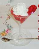 Texturas de espuma de fresas y sorbete helado de limón