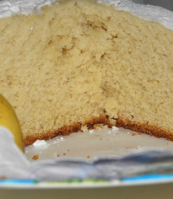 Una foto de Torta de coco y limón