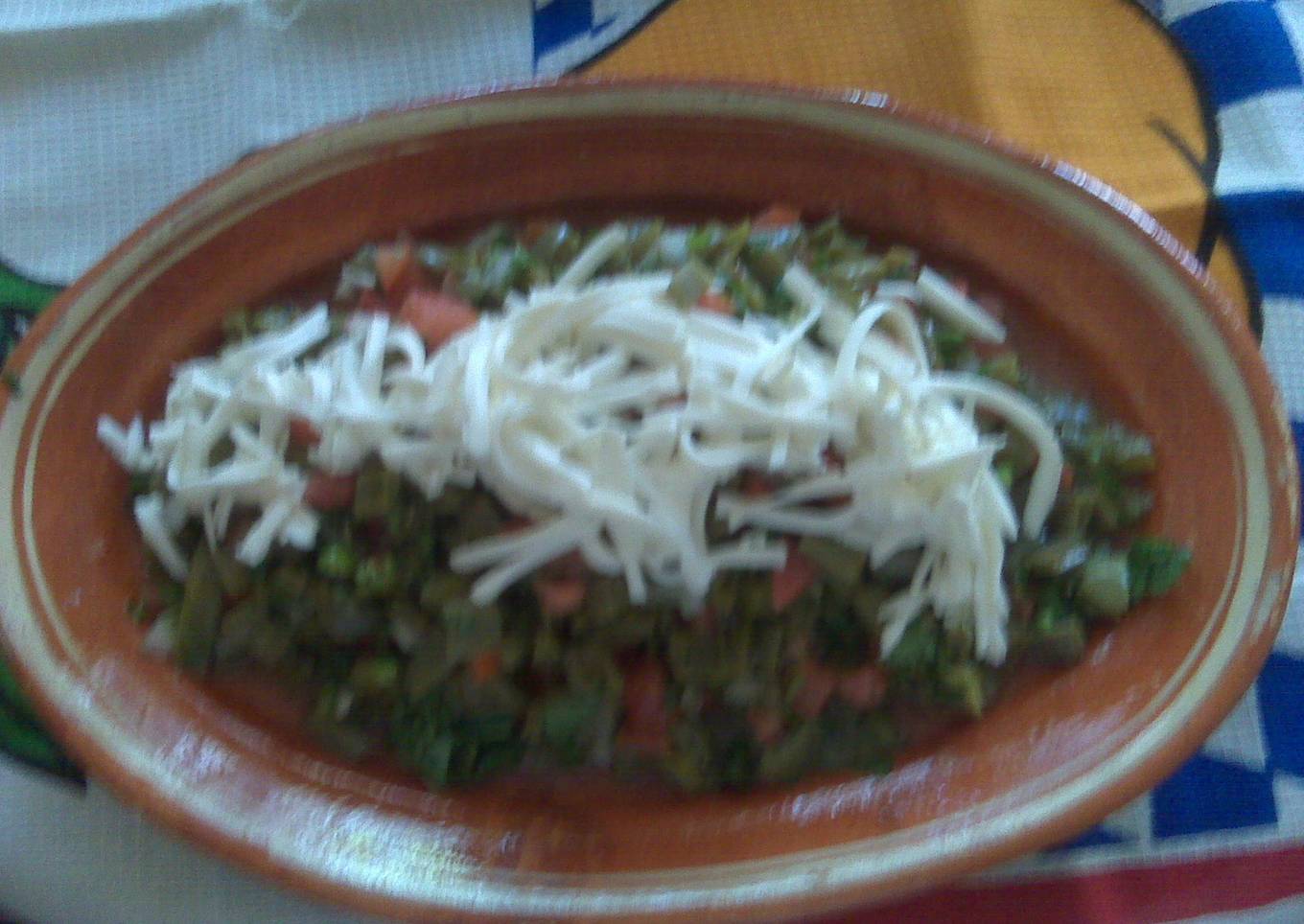 Ensalada de nopales tradicional<br />