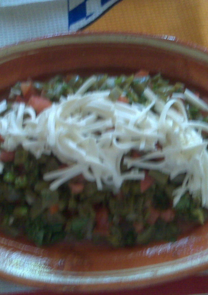 Una foto de Ensalada de nopales tradicional