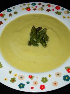 Una foto de Crema de espárragos afrutada