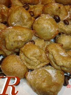 Una foto de Buñuelos de viento de café