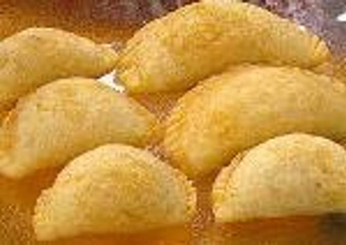 Empanada de mandioca o Pastel mandi'o Receta de Araceli- Cookpad
