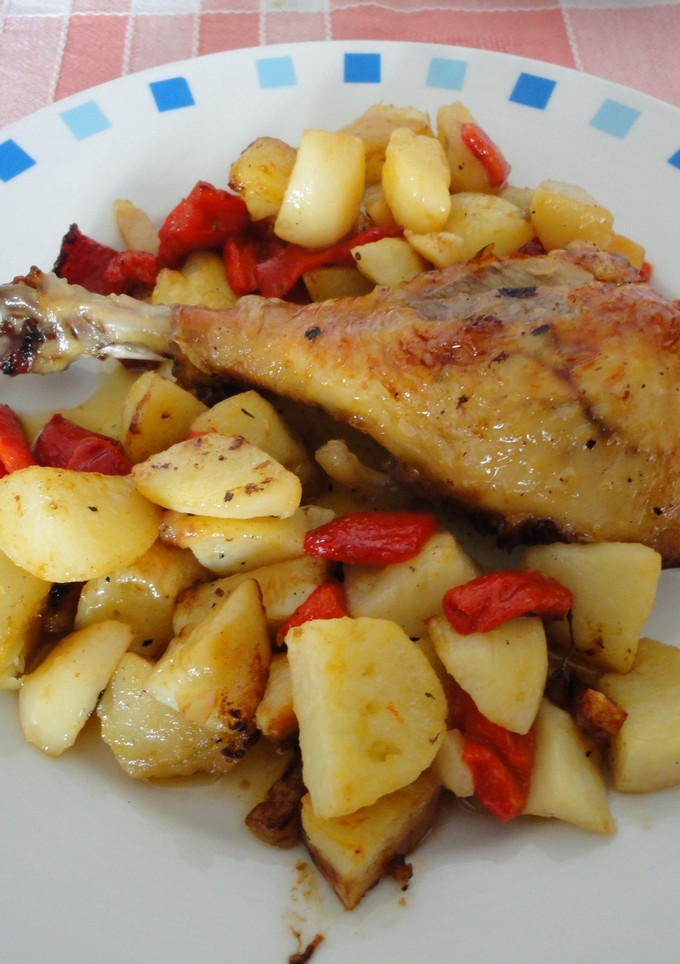 Una foto de Muslos de pollos a la cerveza con patatas