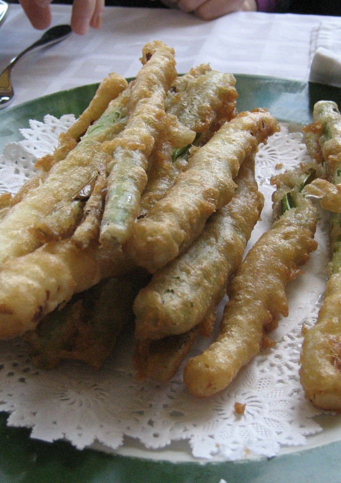 Una foto de Calçots rebozados esther