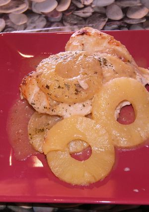 Una foto de Pollo con piña