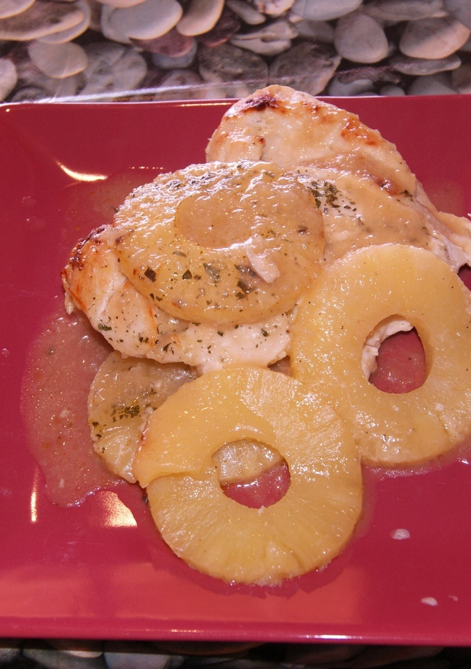 Una foto de Pollo con piña