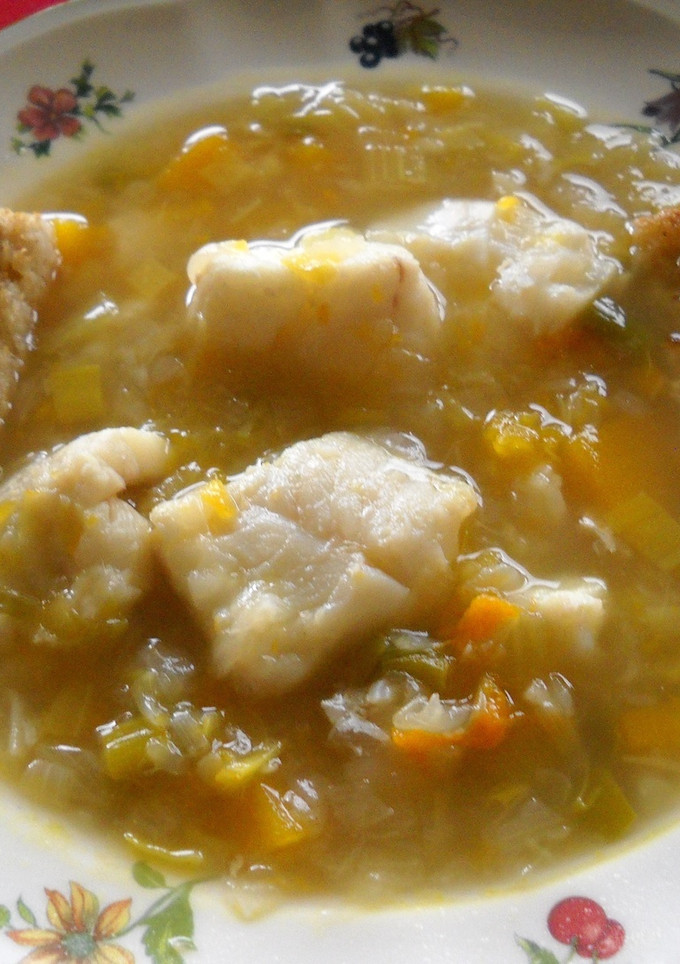 Una foto de Sopa de pescado con curry y jengibre