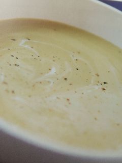 Una foto de Crema de aguacate y pistachos