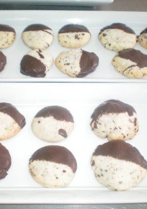 Una foto de Galletitas con chips y baño de chocolate