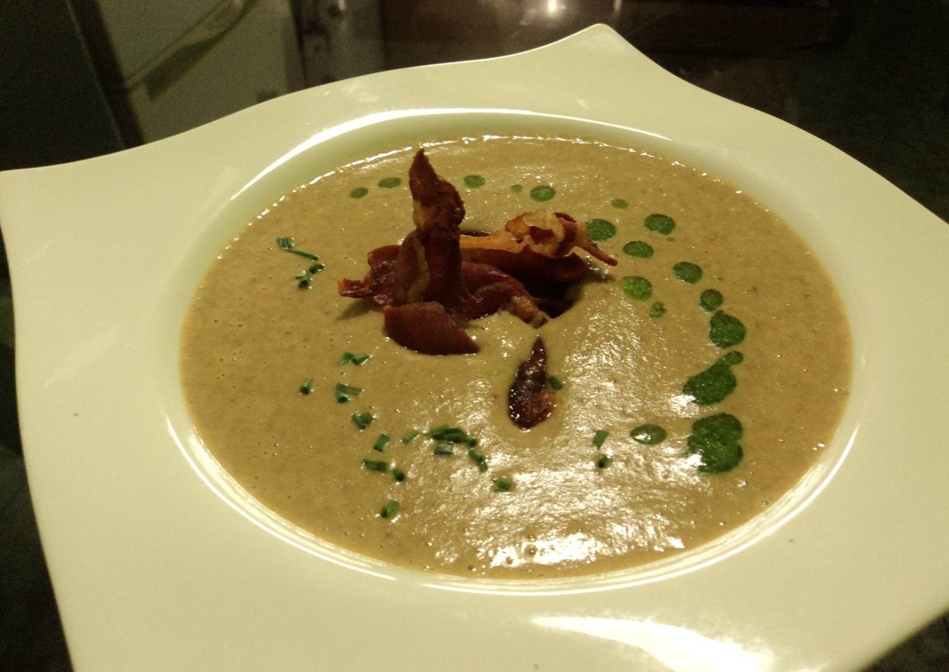 Sopa de lentejas rojas con crocante