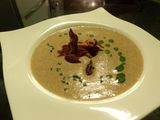 Sopa de lentejas rojas con crocante