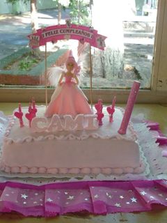 Una foto de Torta cumpleaños de mi nieta Camila