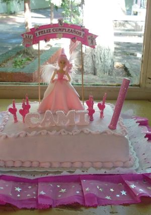 Una foto de Torta cumpleaños de mi nieta Camila