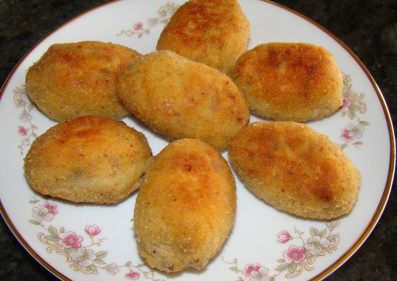 Croquetas de carne de cocido<br />