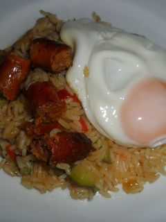 Una foto de Arroz a la griega con huevo frito