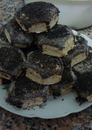 Una foto de Tortas o tortitas negras caseras