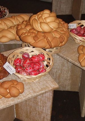 Una foto de Pan trenzado de Pascua