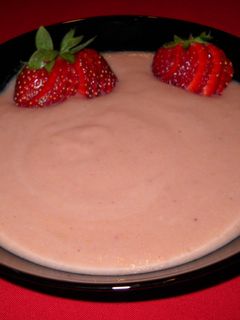 Una foto de Vichyssoise de fresas
