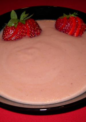 Una foto de Vichyssoise de fresas