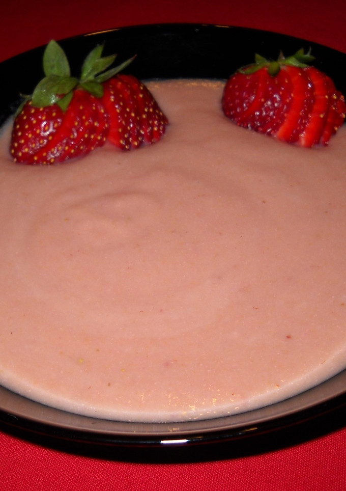 Una foto de Vichyssoise de fresas