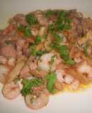 Salteado de setas, con atún rojo y gambas